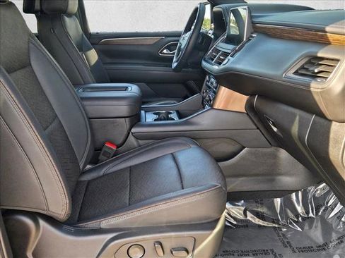 Used 2024 Chevrolet Suburban High Country w/ Advanced Technology Package image 23