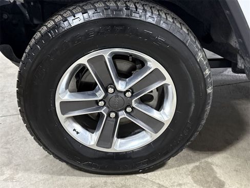 Used 2020 Jeep Wrangler Unlimited Sahara image 26