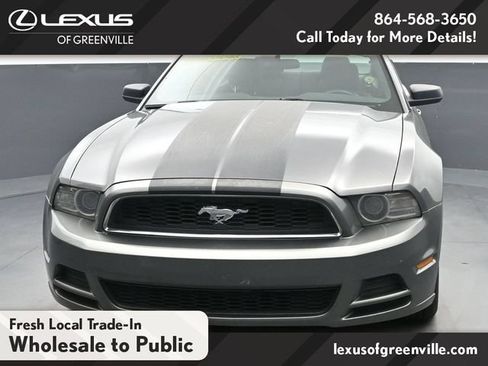 Used 2014 Ford Mustang Coupe RWD image 3