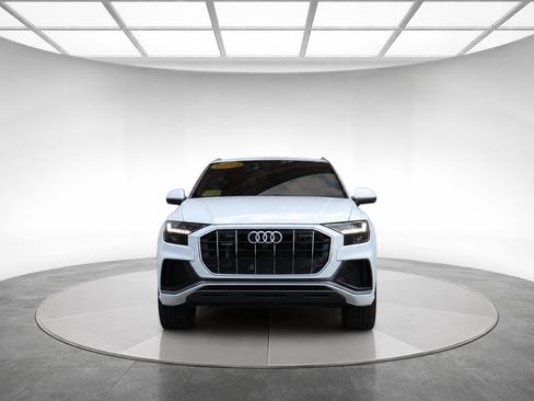 Used 2023 Audi Q8 Premium Plus AWD/4WD image 2