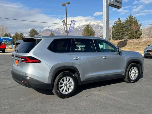 Used 2025 Toyota Grand Highlander XLE image 7