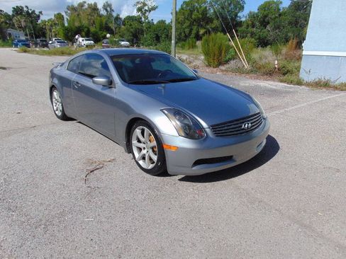 Used 2004 INFINITI G35 Coupe w/ Premium Pkg RWD image 2