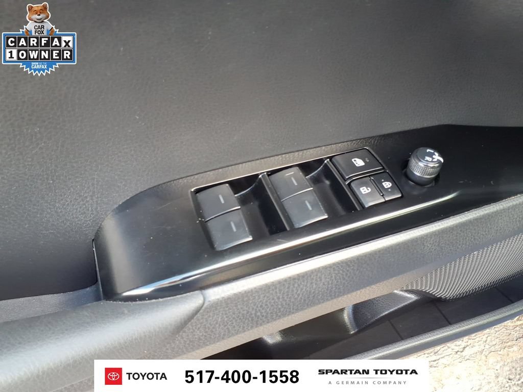 Used 2025 Toyota Camry SE FWD image 16