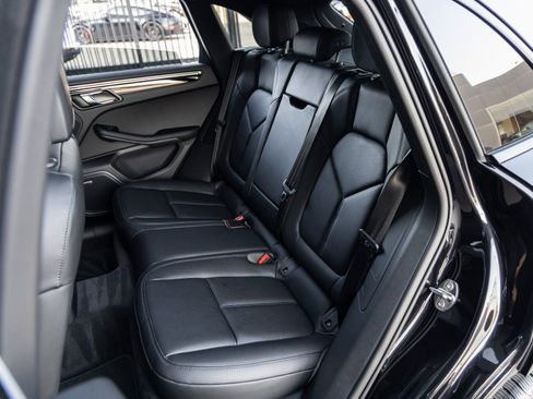 Used 2026 Porsche Macan image 35