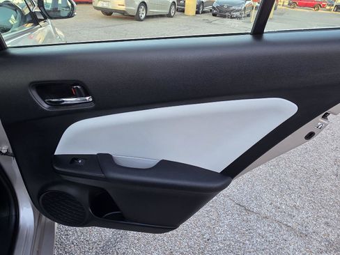 Used 2017 Toyota Prius Prime Plus image 28