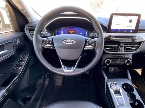 Used 2022 Ford Escape SEL w/ Technology Package image 5