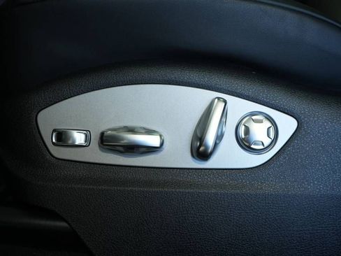 New 2025 Porsche Macan image 33