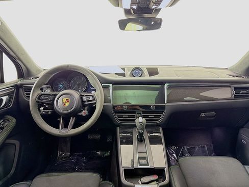 Used 2024 Porsche Macan GTS image 36