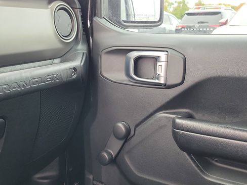 Used 2020 Jeep Wrangler Sport image 10