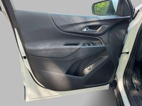 Used 2023 Chevrolet Equinox RS FWD image 22
