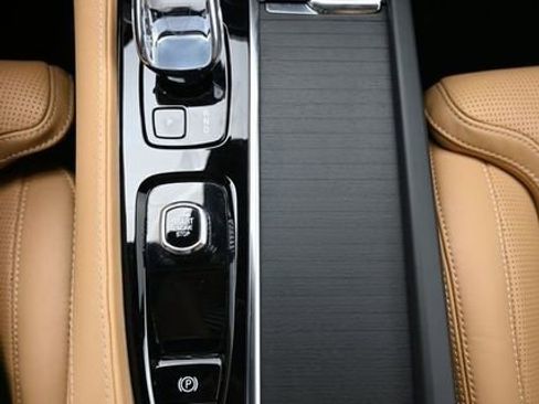 Used 2023 Volvo XC90 T8 Ultimate w/ Protection Package image 10