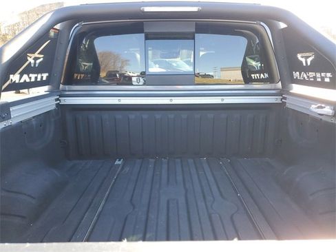 Used 2021 Nissan Titan PRO-4X w/ Pro-4x Convenience Package image 9