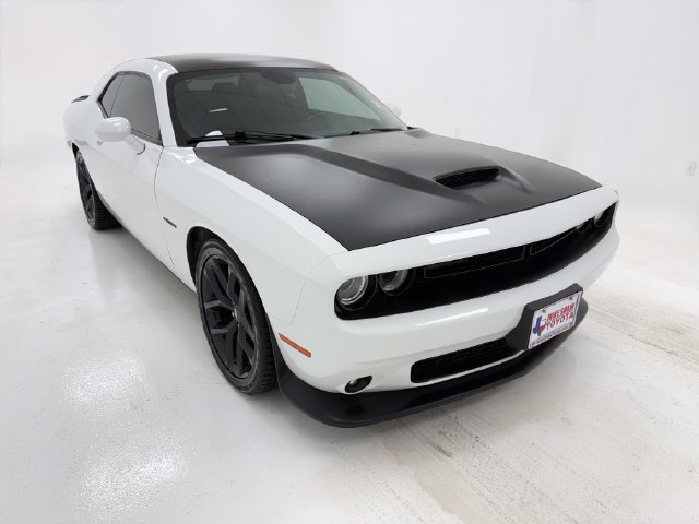 Used 2020 Dodge Challenger R/T w/ Blacktop Package RWD image 2