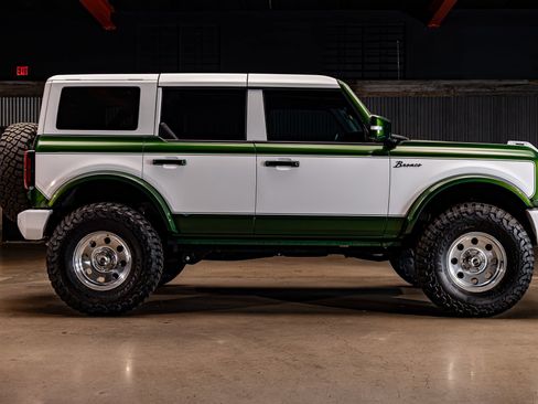 Used 2025 Ford Bronco Outer Banks image 11