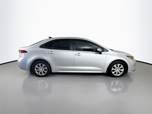 Used 2025 Toyota Corolla LE FWD image 11