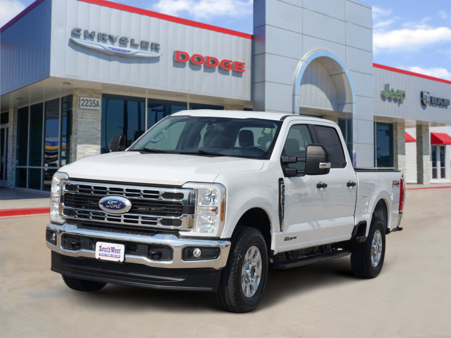 Used 2025 Ford F250 XLT w/ FX4 Off-Road Package AWD/4WD image 2
