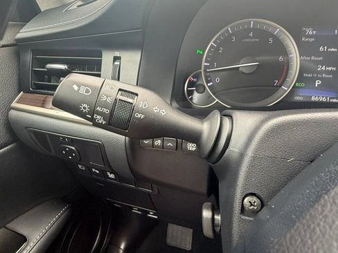 Used 2018 Lexus ES 350 w/ Luxury Package w/Wood Trim FWD image 26