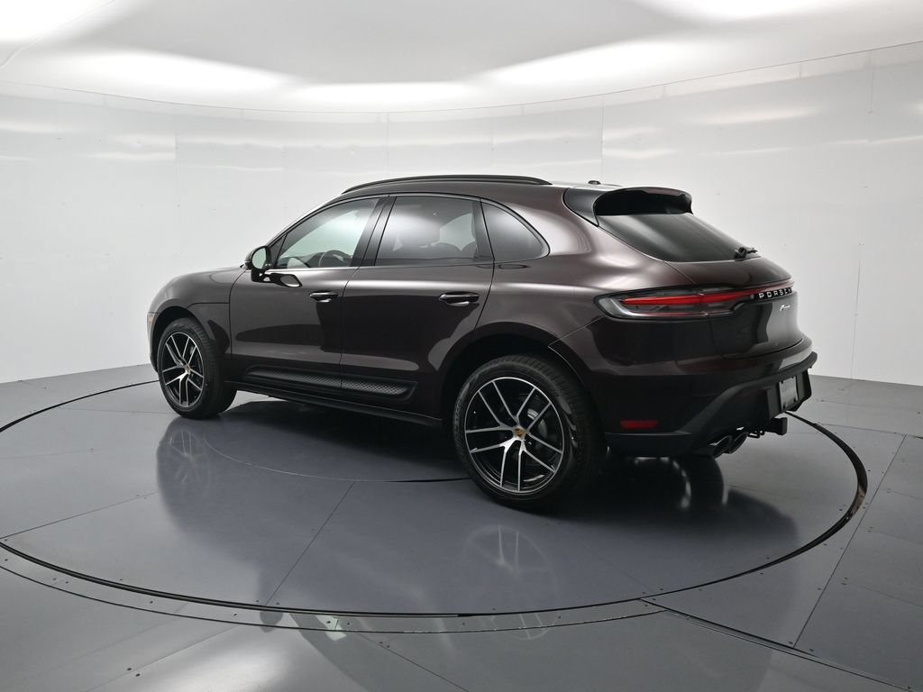 Used 2026 Porsche Macan AWD/4WD image 3