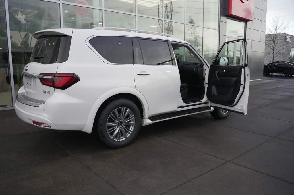 Used 2024 INFINITI QX80 Luxe AWD/4WD image 5