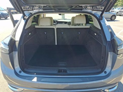 Used 2022 Buick Envision Avenir w/ Technology Package II FWD image 29