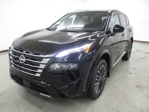 New 2026 Nissan Rogue Platinum AWD/4WD image 1