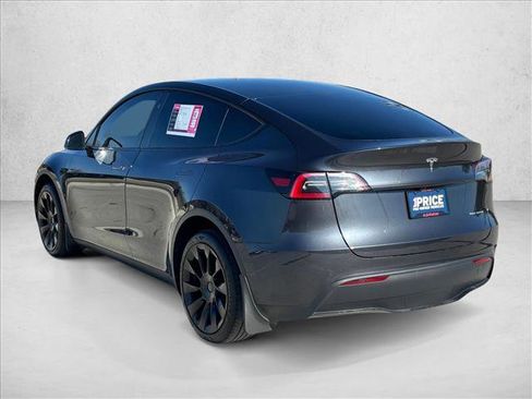 Used 2024 Tesla Model Y Long Range image 8