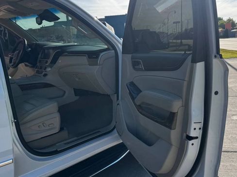 Used 2016 GMC Yukon Denali w/ Open Road Package AWD/4WD image 13