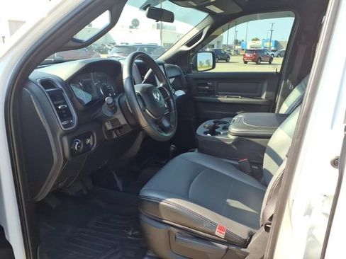 Used 2022 RAM 2500 Tradesman w/ Chrome Appearance Group AWD/4WD image 11