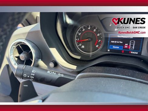 Used 2023 Chevrolet Camaro LT RWD image 18