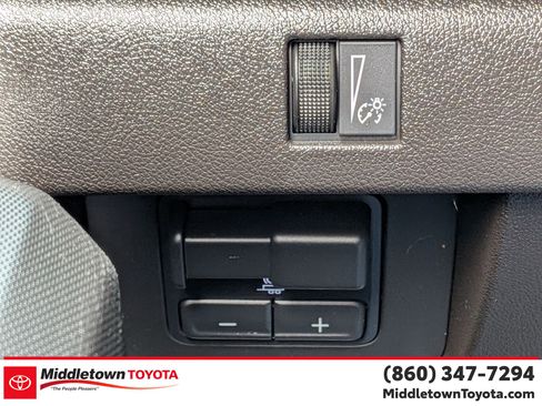 Used 2023 Chevrolet Colorado LT w/ Advanced Trailering Package AWD/4WD image 18