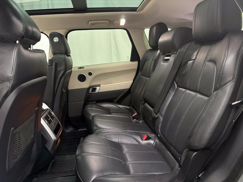 Used 2017 Land Rover Range Rover Sport HSE AWD/4WD image 24