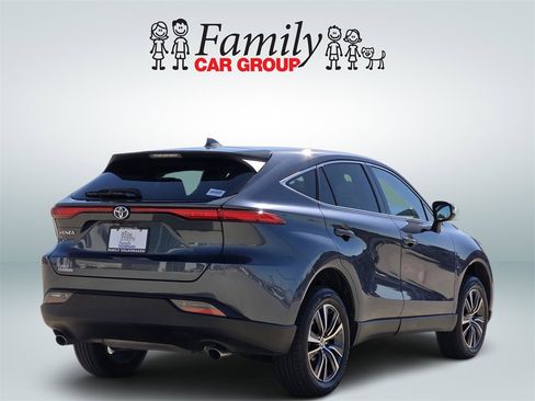 Used 2024 Toyota Venza LE image 4