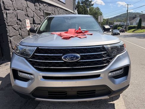 Used 2020 Ford Explorer XLT w/ Equipment Group 202A RWD image 4