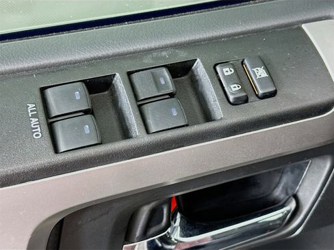 Used 2021 Toyota 4Runner SR5 Premium image 18