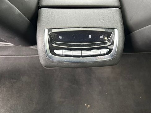 Used 2024 Cadillac XT6 Premium Luxury image 17