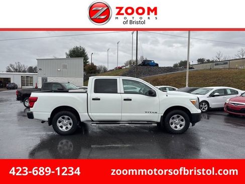 Used 2017 Nissan Titan S image 1