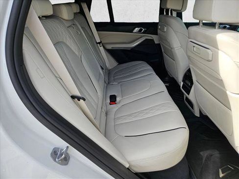 Used 2026 BMW X5 M60i image 16