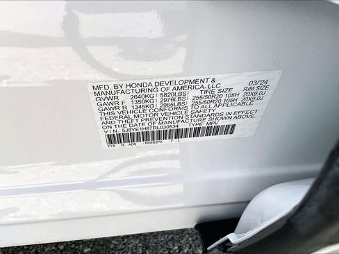 Used 2024 Acura MDX SH-AWD w/ Advance Package image 35