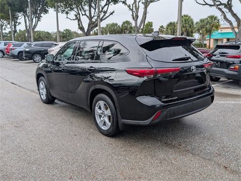 Used 2020 Toyota Highlander L image 5