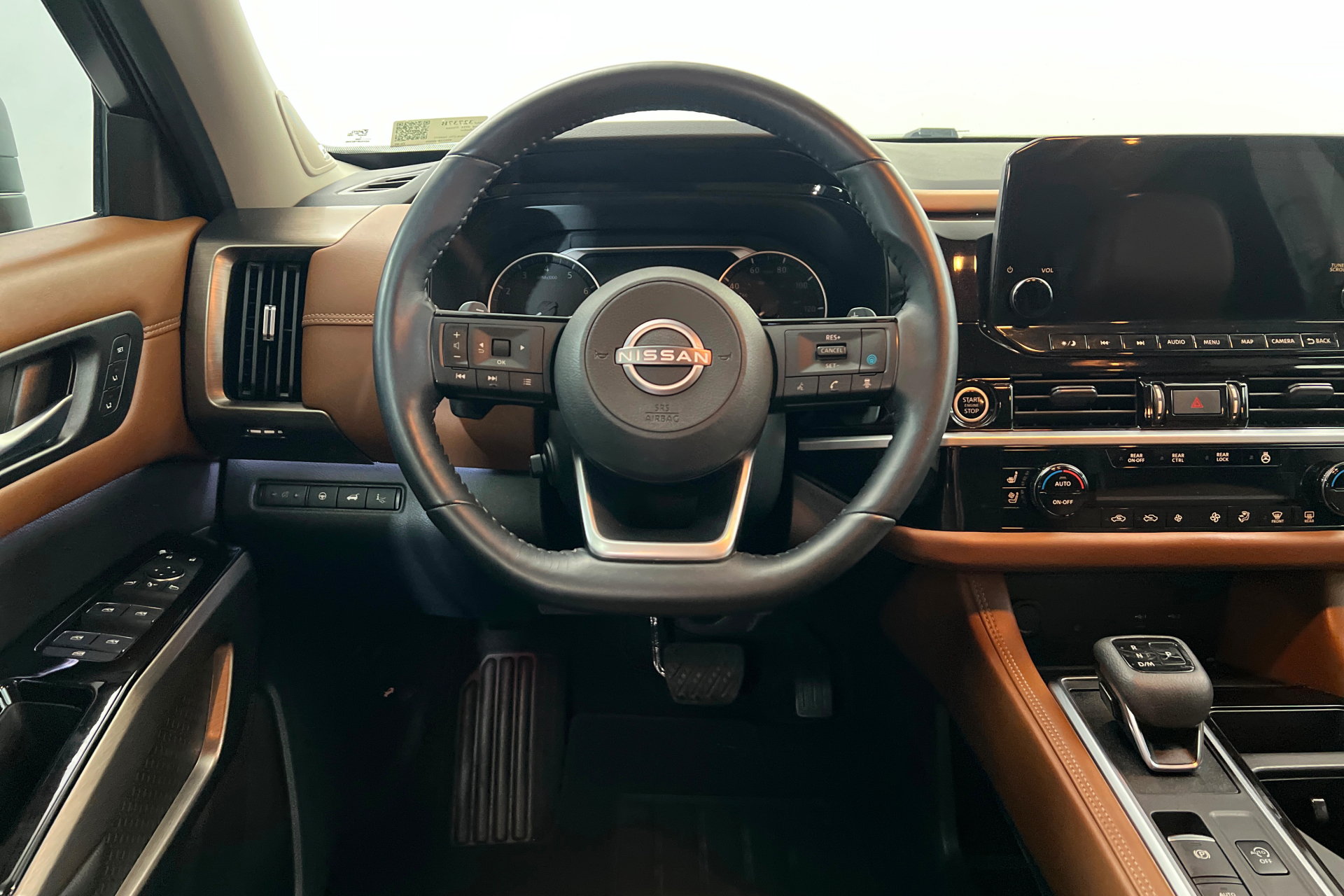 Used 2022 Nissan Pathfinder Platinum w/ Lighting Package (N93) AWD/4WD image 13