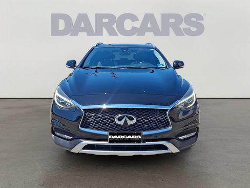 Used 2018 INFINITI QX30 Premium w/ Navigation Package AWD/4WD image 2