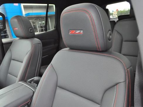 Used 2025 Chevrolet Traverse Z71 w/ Driver Confidence Package AWD/4WD image 10