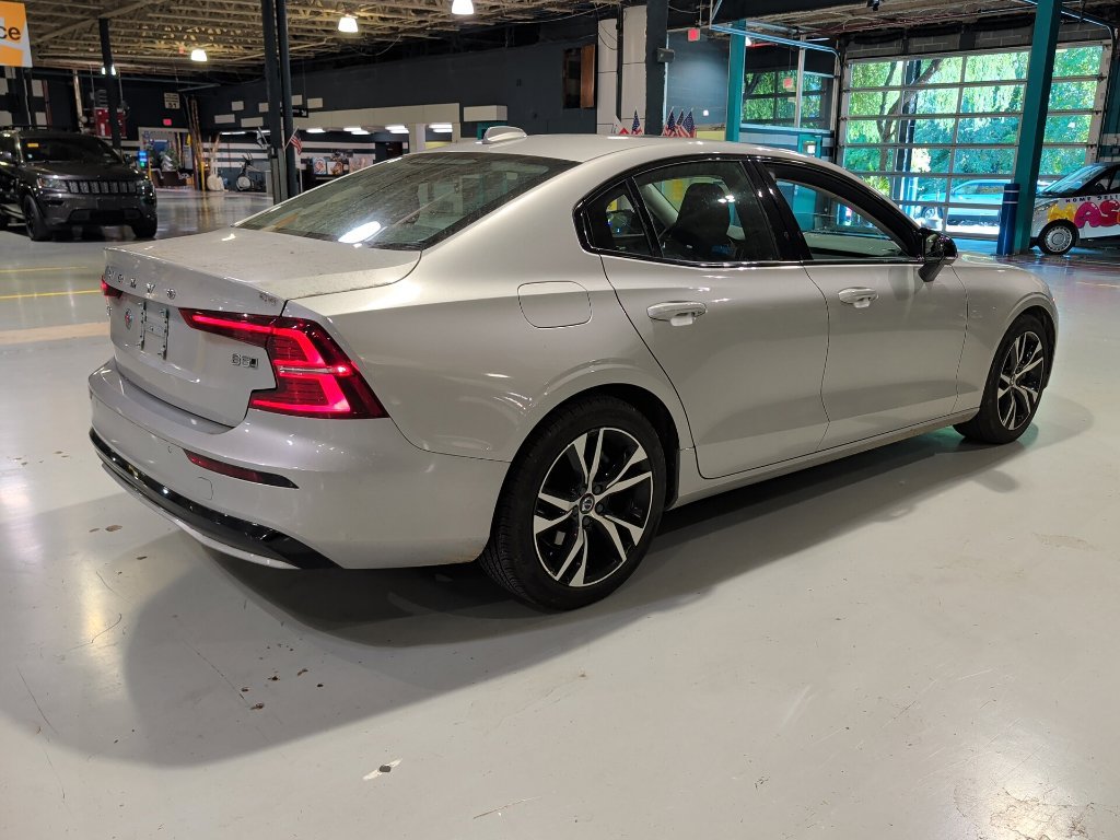 Used 2025 Volvo S60 B5 Core AWD/4WD image 11