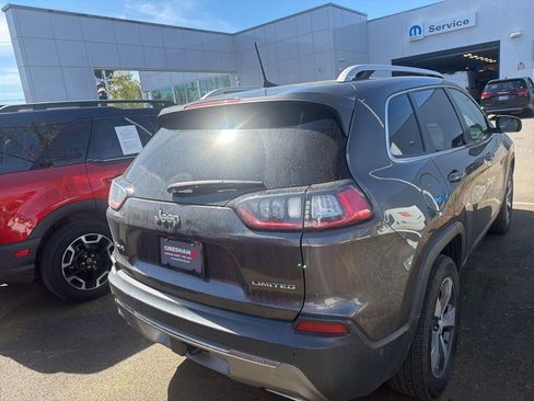 Used 2019 Jeep Cherokee Limited w/ Luxury Group image 4