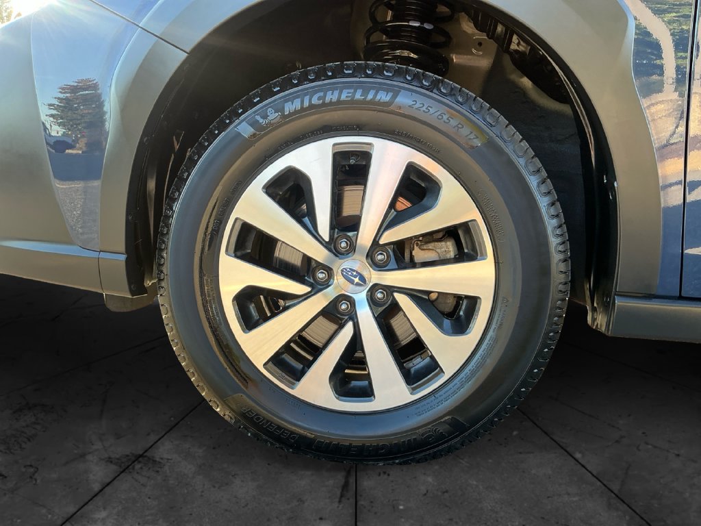 Used 2024 Subaru Outback Premium AWD/4WD image 15