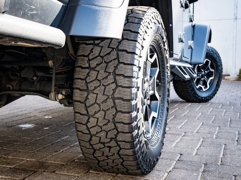 Used 2022 Jeep Gladiator Rubicon w/ LED Lighting Group image 38