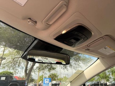 Used 2024 Toyota Corolla LE image 27