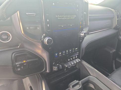 Used 2020 RAM 2500 Limited w/ Black Appearance Package AWD/4WD image 20