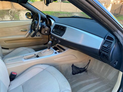 Used 2006 BMW Z4 3.0si image 36