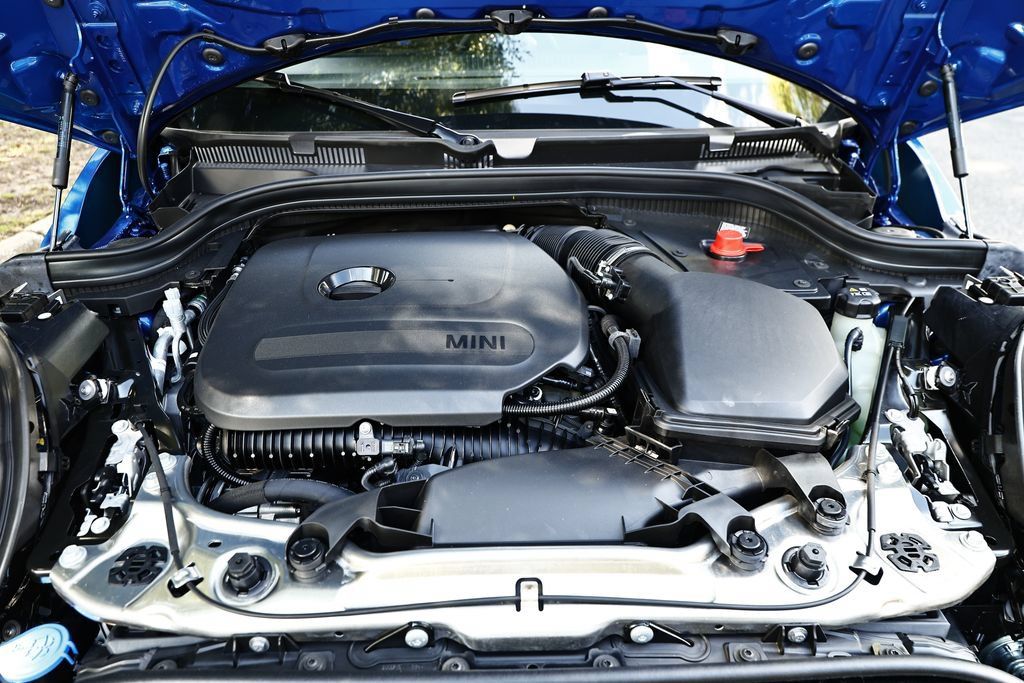 New 2026 MINI Cooper 2-Door Hardtop FWD image 28